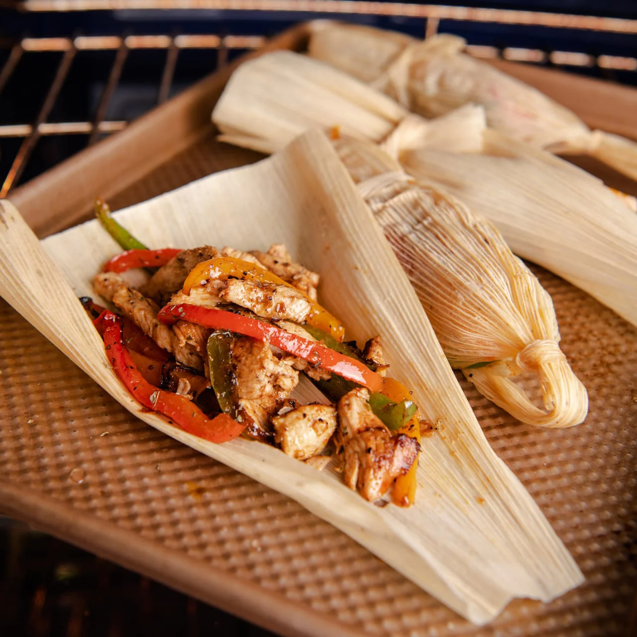 El Guapo® Whole Corn Husks (Hoja Enconchada Para Tamales), 8 oz - Image 4