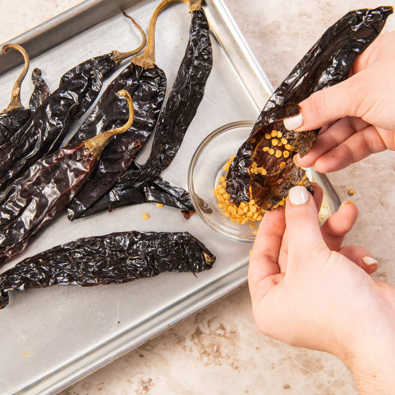El Guapo® Whole Pasilla Ancho Chili Pods (Chile Pasilla Ancho), 16 oz - Image 2