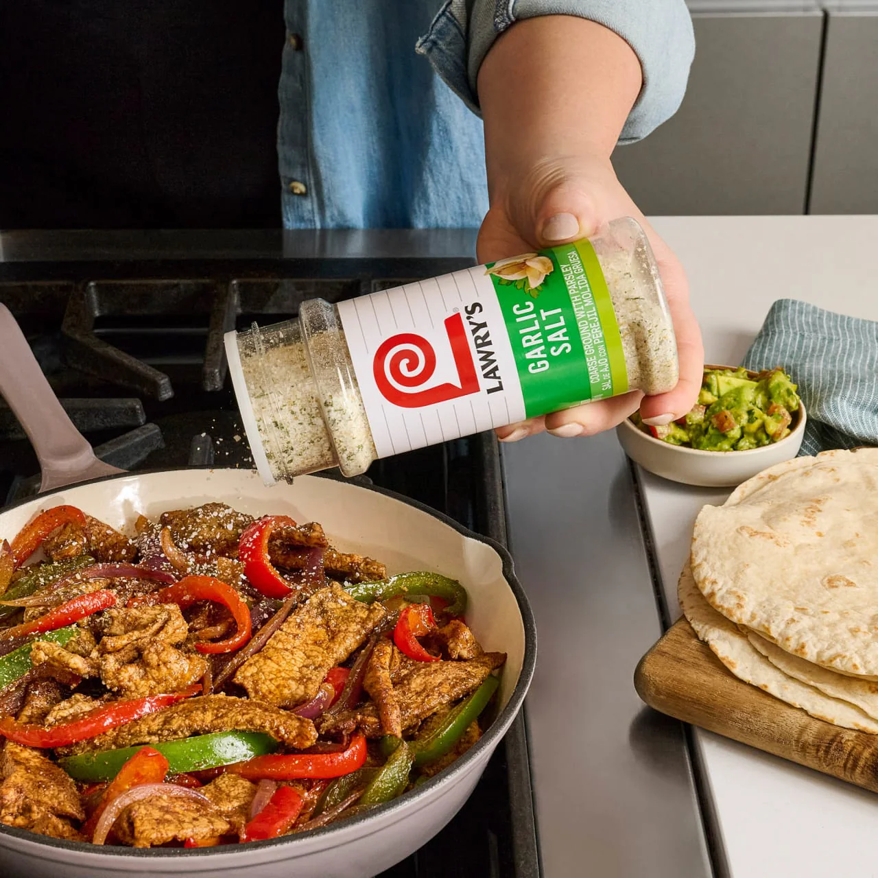 Lawry's® 25% Less Sodium Garlic Salt With Parsley, 5.62 oz - Image 6