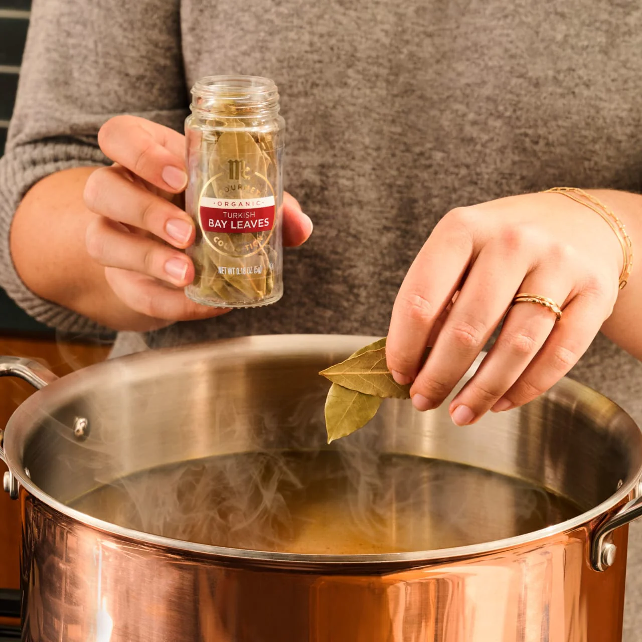 McCormick Gourmet™ Organic Turkish Bay Leaves, 0.18 oz - Image 6