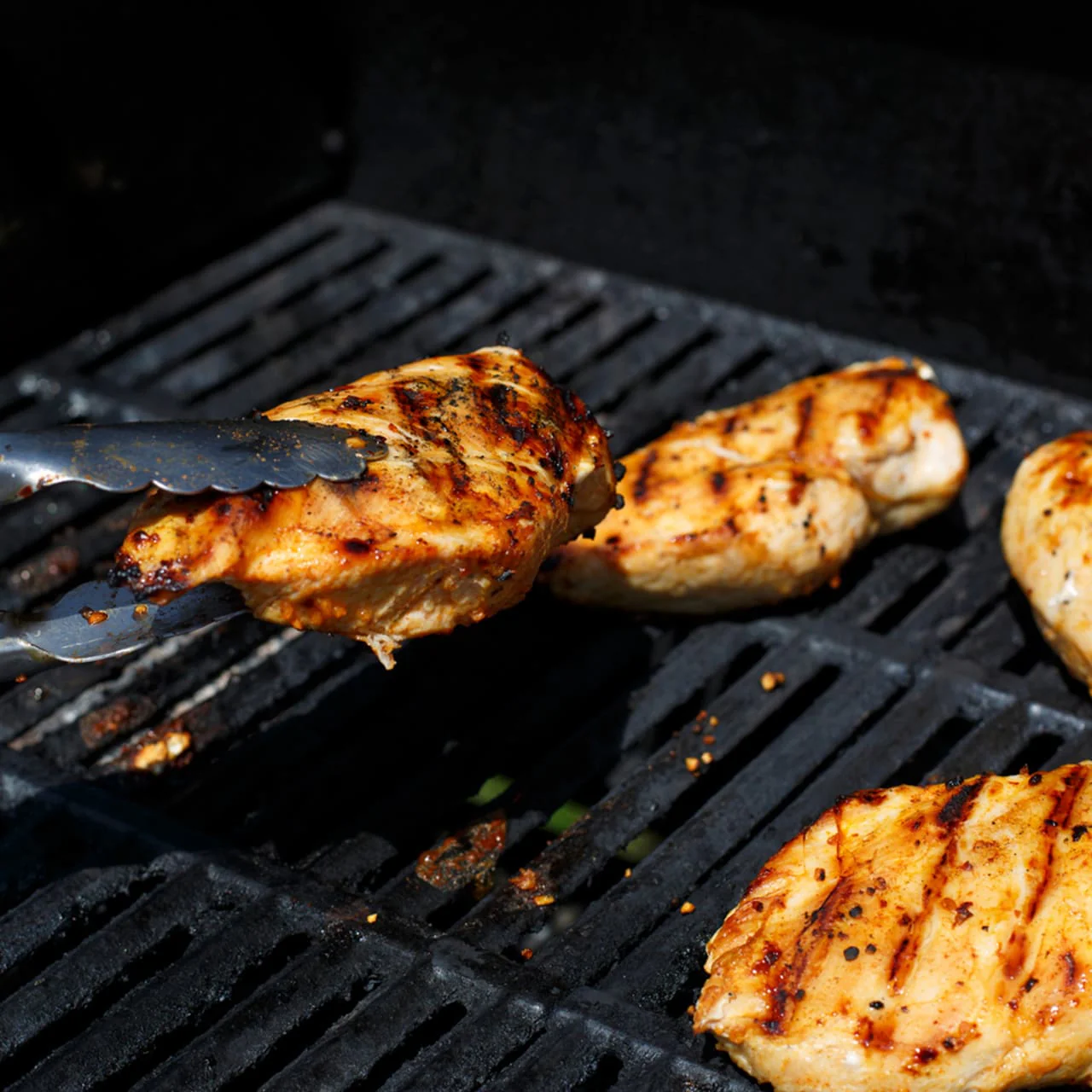 McCormick® Grill Mates® Chipotle & Roasted Garlic Seasoning, 2.5 oz - Image 18