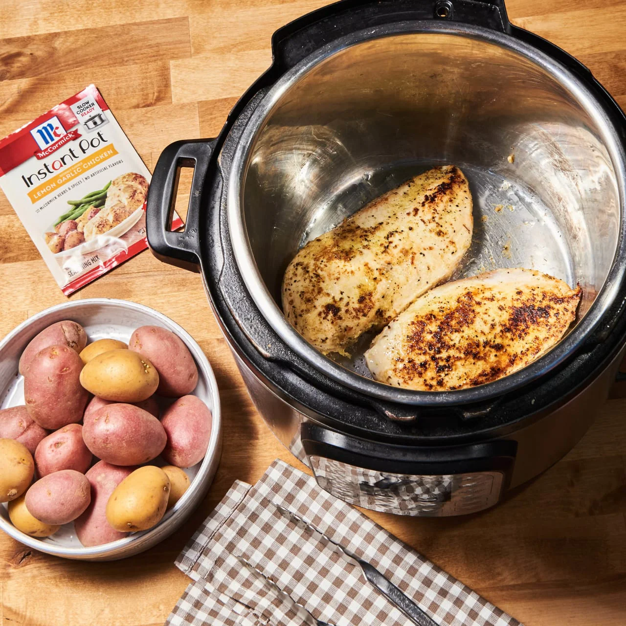 McCormick® Lemon Garlic Chicken Instant Pot, 1 oz - Image 4