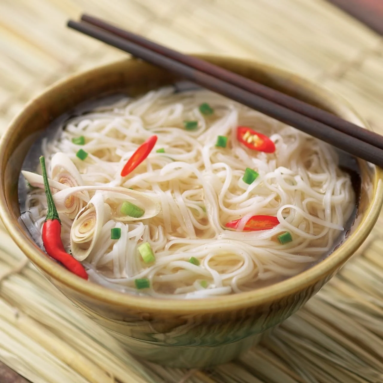 Thai Kitchen® Gluten Free Lemongrass & Chili Instant Rice Noodle Soup, 1.6 oz (12-Pack) - Image 4